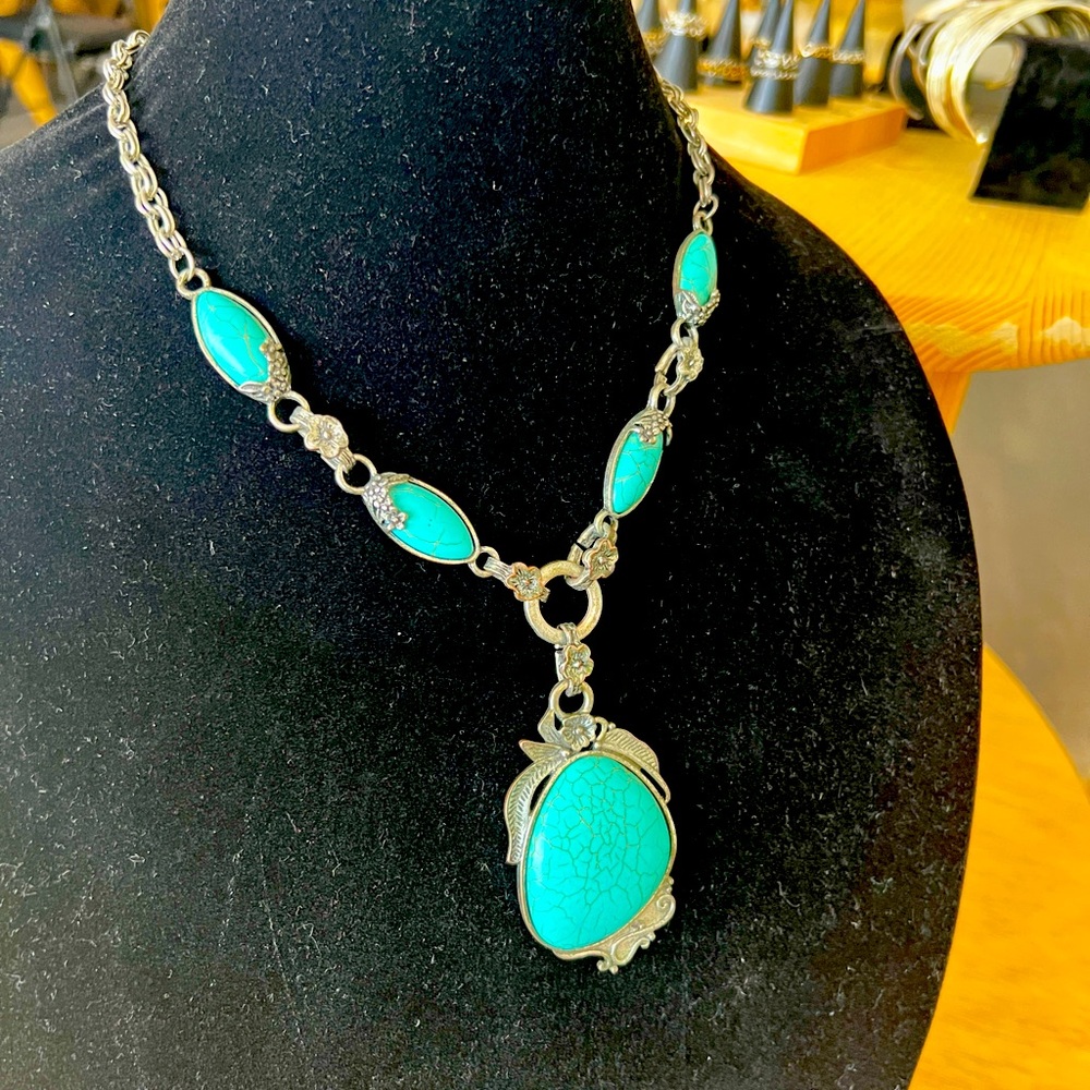 Vintage faux turquoise necklace